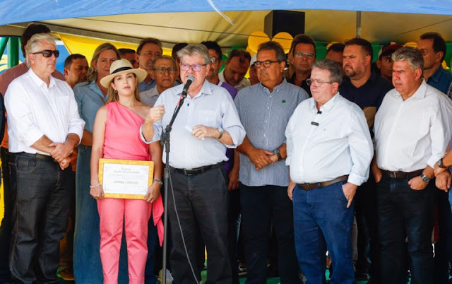 Governador João Azevêdo entrega obra e veículos para a Defesa Agropecuária em Monteiro