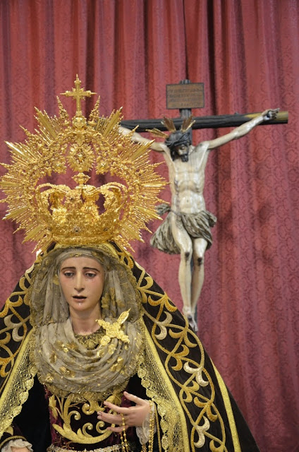 Nuestra Señora de los Dolores Coronada.- Sevilla