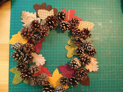 guirnalda, otoño, fieltro, piñas, manualidades, wreath, fall, autumn, felt, pinecones, couronne, autumne, feutrine