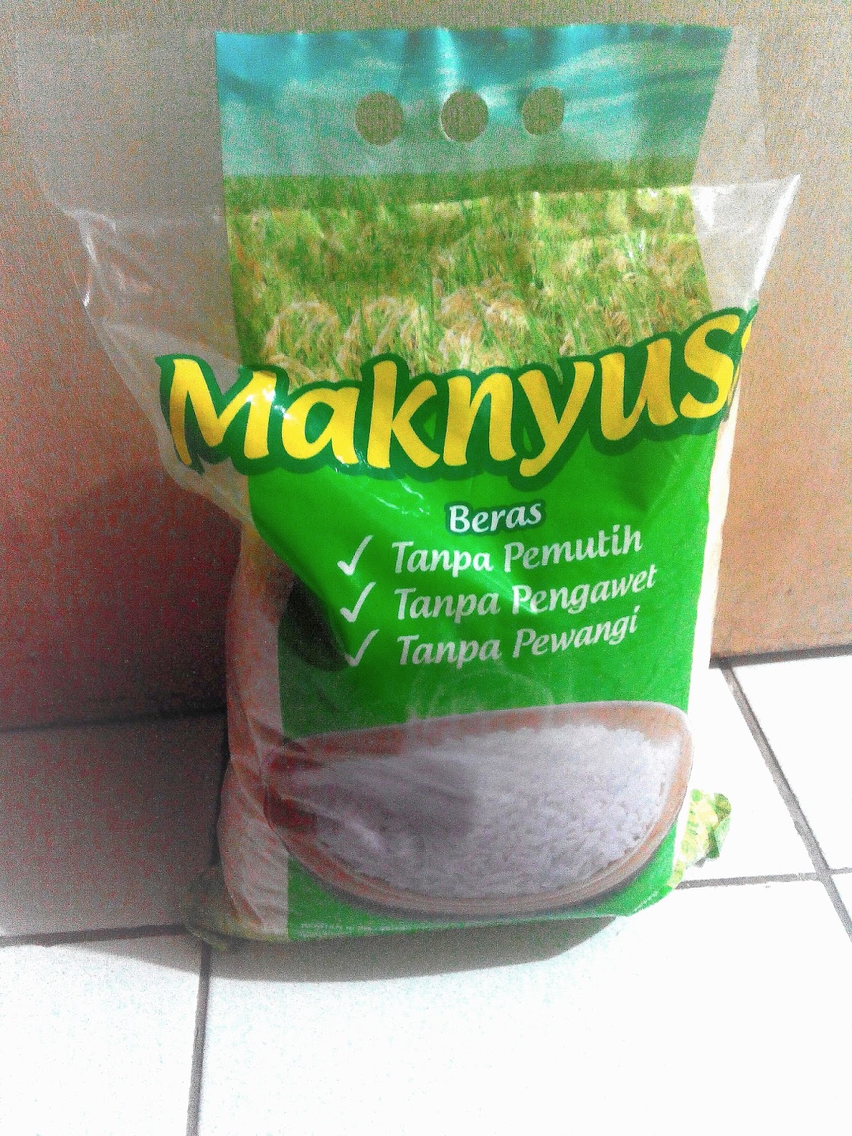 Bunda 3F Memilah Milih Beras  yang Baik