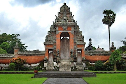 Getting to Know Better The Traditional House of Bali, Gapura Candi Bentar