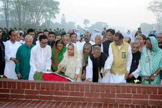 জাতীয় স্মৃতিসৌধে রাষ্ট্রপতি ও প্রধানমন্ত্রীর শ্রদ্ধা নিবেদন