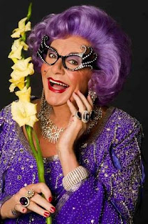  Dame Edna