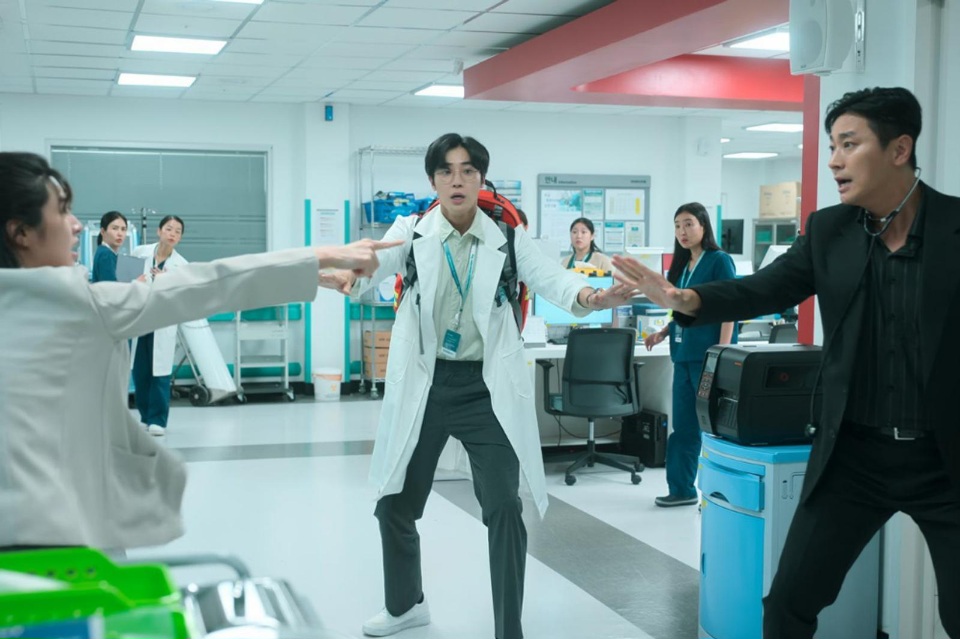 Review Drama Netflix : The Trauma Code : Heroes on Call (2025)