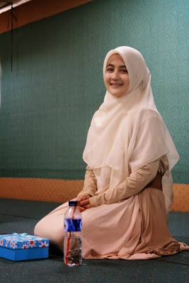 Model Busana Muslim Ala Umi Pipik Dian Irawati sjklqo