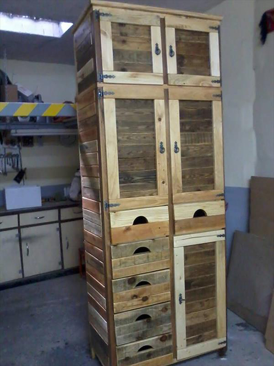 Lemari kabinet unik dari kayu  palet bekas 1000 