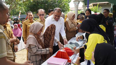  Tinjau Posyandu, Pj Bupati Langkat: Pemerintah Peduli, Jangan Lelah Mencintai Negeri 