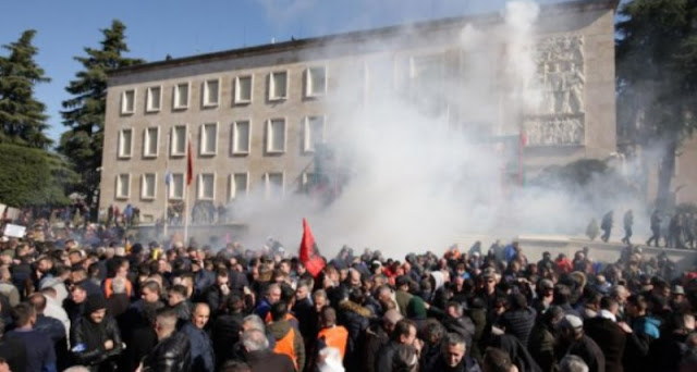 US and EU reactions in today's protest in Tirana: Parties must distance themselves from violence  