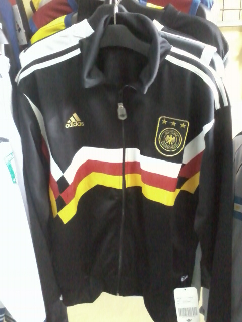 Gudang baju bola: ready dtok jaket timnas piala dunia 2010