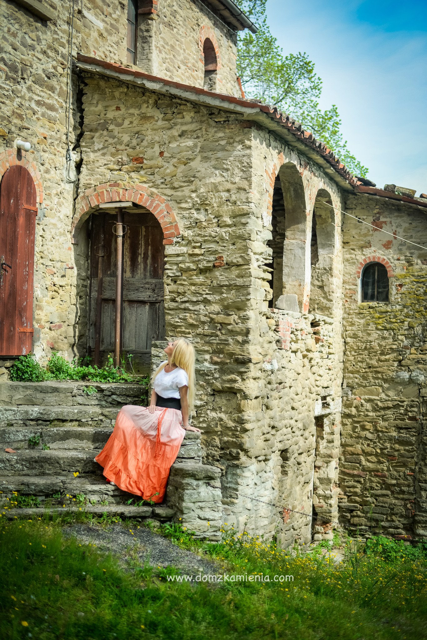 Dom z Kamienia gdzie Dante mówi dobranoc, Katarzyna Nowacka