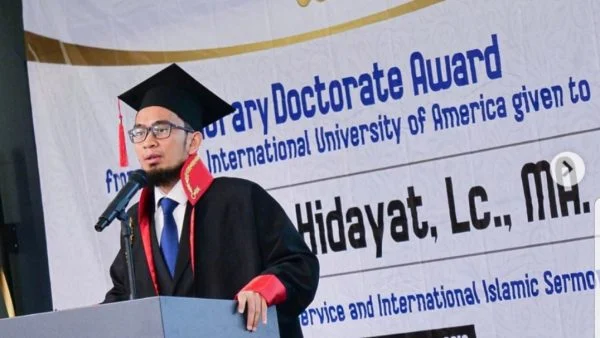 Ustaz Adi Hidayat Terima Gelar Doktor Honoris Causa di Turki