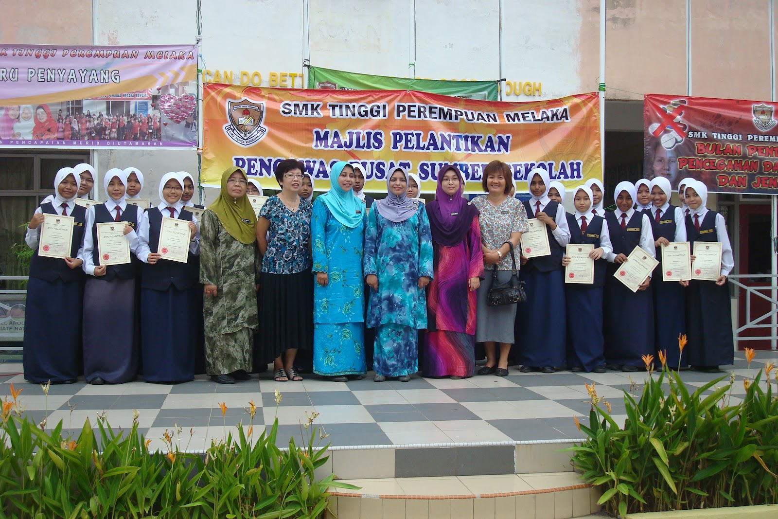 sekolah tinggi perempuan melaka