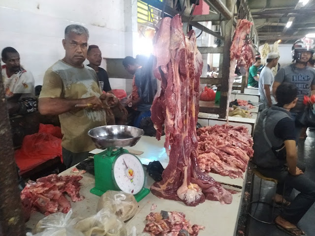 Jelang Idul Fitri 2020, Harga Daging di Pasar Wamanggu Merauke Stabill