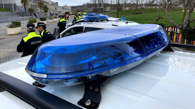 Presentación de los coches policiales