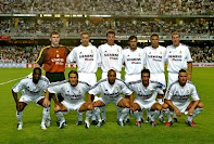 REAL MADRID C. F. - Madrid, España - Temporada 2003-04 - Casillas, Iván Helguera, Morientes, Figo, Ronaldo y Zidane; Makelele, Michel Salgado, Roberto Carlos, Raúl y Beckham - HONG KONG SQUAD 2 (Wang y Yao Li) , REAL MADRID 4 (Figo, Ronaldo 2 y Raúl) - 08/08/2003 - Partido amistosdo de ppretemporada - Hong Kong, China, HK Stadium