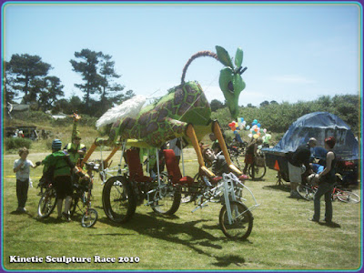 Kinetic Sculpture Race Photographs - Bicycle Powered Art Vehicles gvan42 Eureka, Arcata, Ferndale California