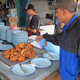 Wak-Kentut-Nasi-Lemak-Kulai-Johor-Malaysia 