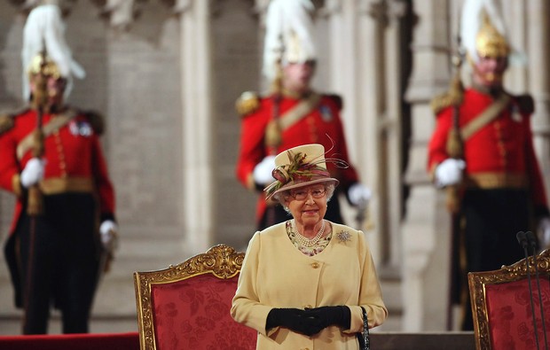 Manuel Beninger: Isabel II discursa em Westminster no ...