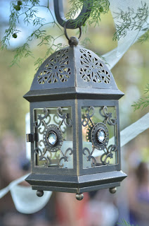 metal latern aisle marker