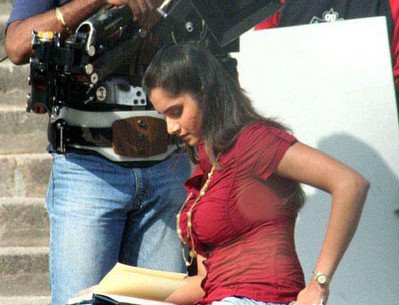 Hot Sania Mirza In Skirt Pictures