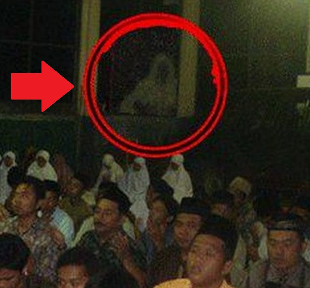 Foto-Penampakan-Pocong-Asli-Tanpa-Rekayasa