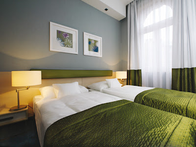 Contoh Desain  kamar  Tidur Hotel  Minimalis Mewah Gambar 