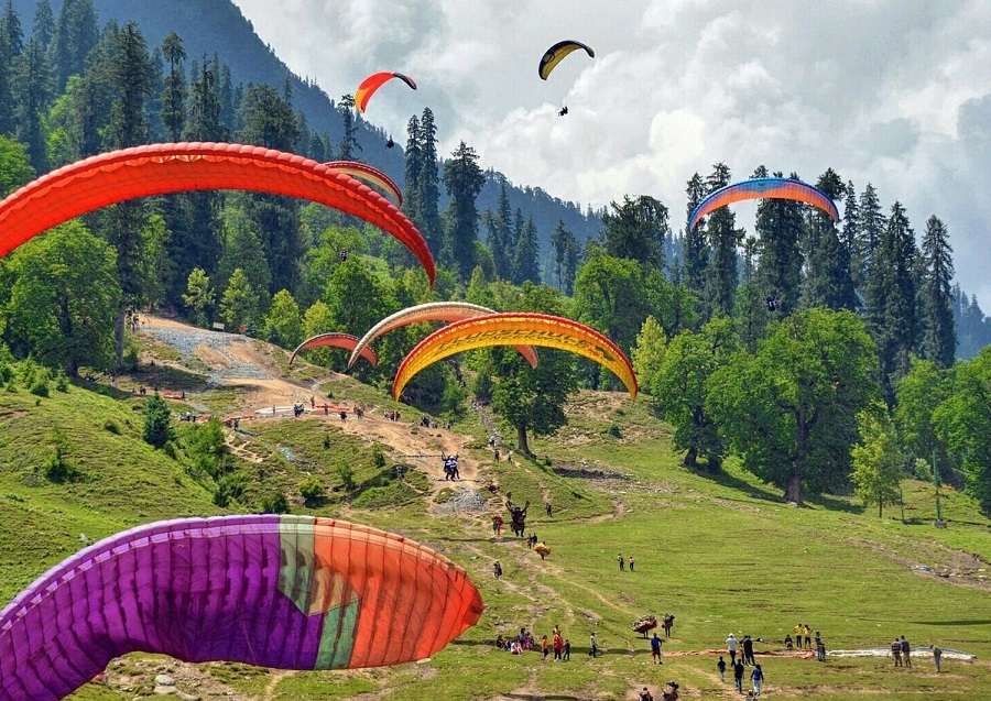 Paragliding in Solang Valley