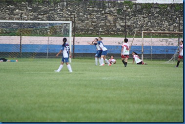 festejo de anotadora unifut con equipo