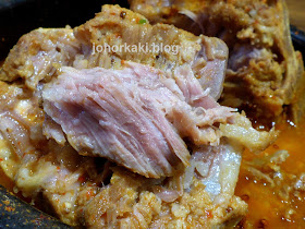 Gamjatang-Pork-Bone-Soup-Little-Piggy's-Koreatown-Toronto