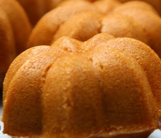 kue bolu sakura