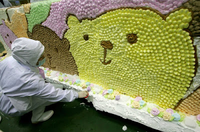 World's largest Ice-cream cake