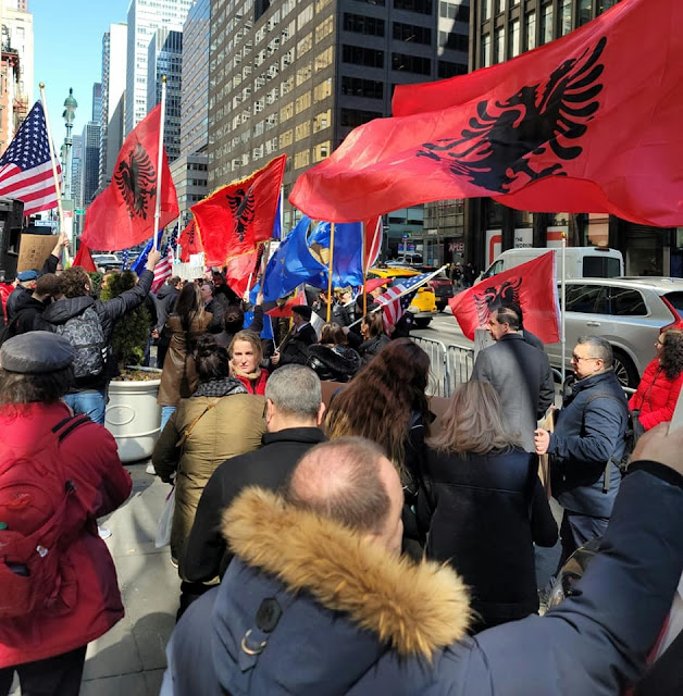 Albanians protest in New York: Serbia cannot rule Kosovo