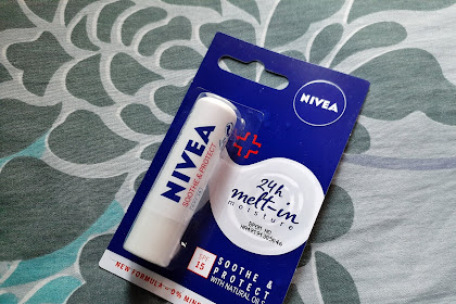 REVIEW : Nivea Soothe & Protect SPF 15 Lip Balm (24h Melt-in Moisture)
