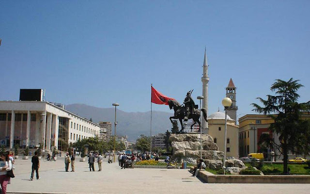 Αντιδράσεις στα Τίρανα για τη δωρεά της Τουρκίας