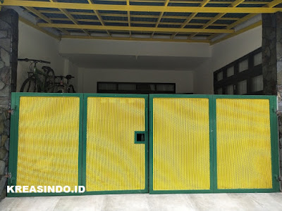 Pintu Pagar Lipat Plat Perforated pemasangan di Rumah Bpk Bowo Villa Pertiwi Depok - Order Ke 2