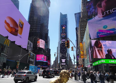 En el centro de la foto el edificio One Times Square.