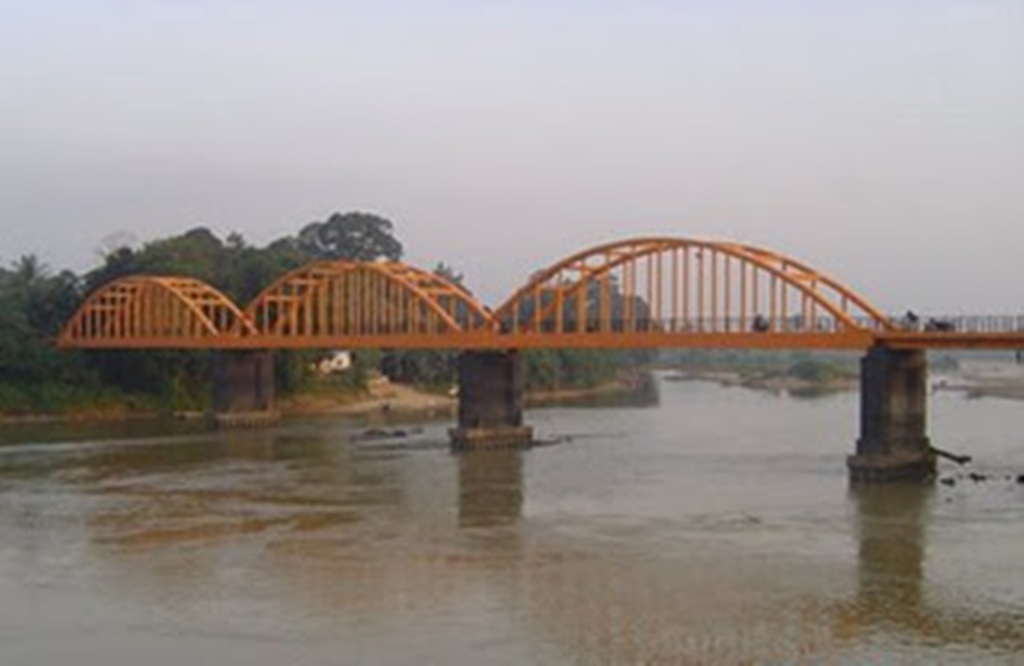 Plesiran Tempo Dulu di Jembatan Tua  Jejak Cerita Wisata