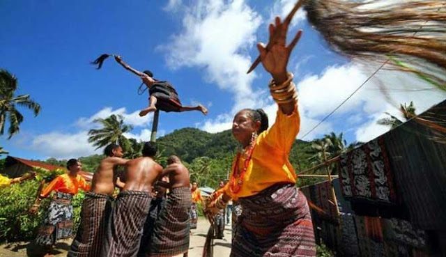 ATRAKSI BUDAYA KABUPATEN SIKKA YANG BIKIN KAMU TAKJUB