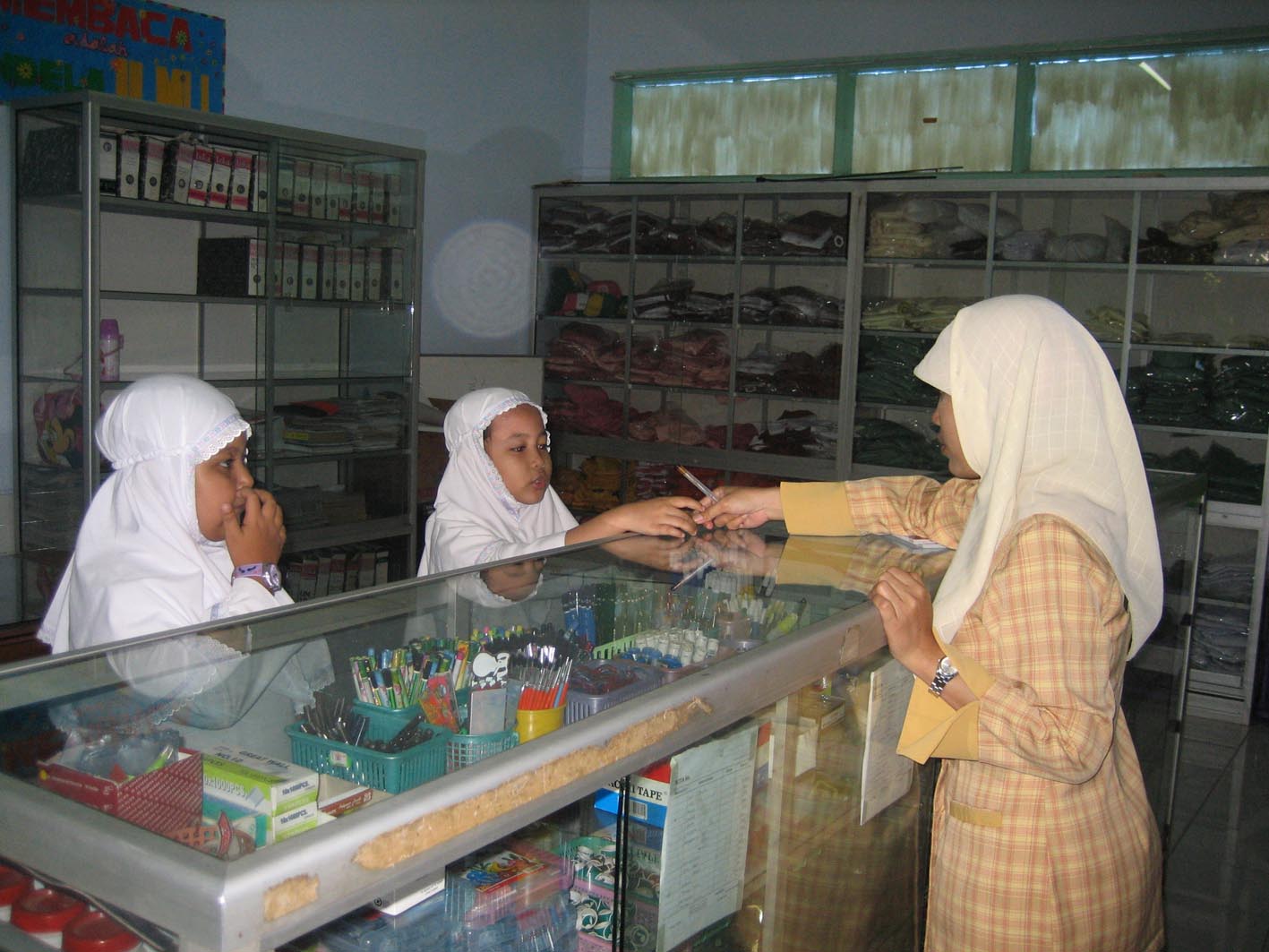 Contoh bumn,bumd,bums, n koperasi  prikitiew