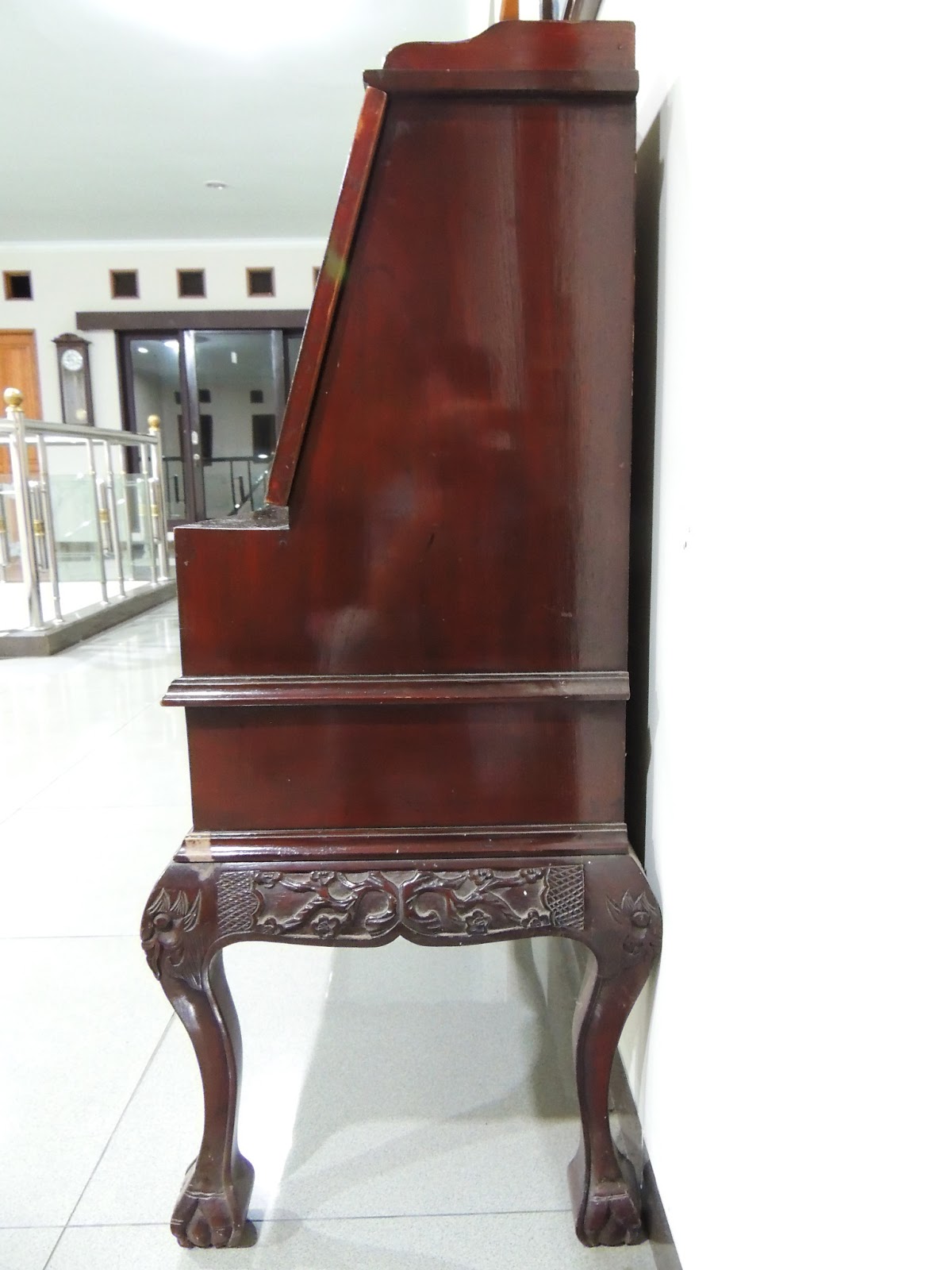 Henry Antique Collections Meja Belajar  Oriental