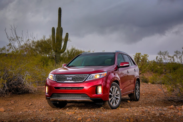 2014 Kia Sorento front 3/4 view