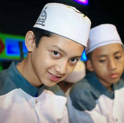 Profil dan Biodata Gus Azmi Askandar Beserta Foto Terbaru Profil dan Biodata Gus Azmi Askandar Beserta Foto Terbaru
