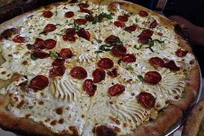 New York, Lombardi's, ricotta pizza