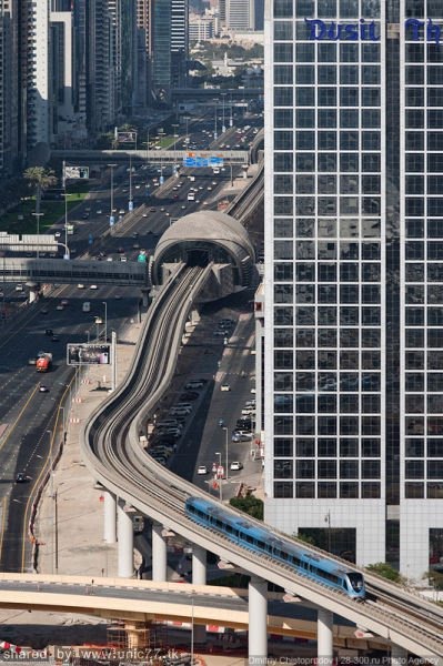 dubai_driverless_metro_640_30.jpg (399×600)