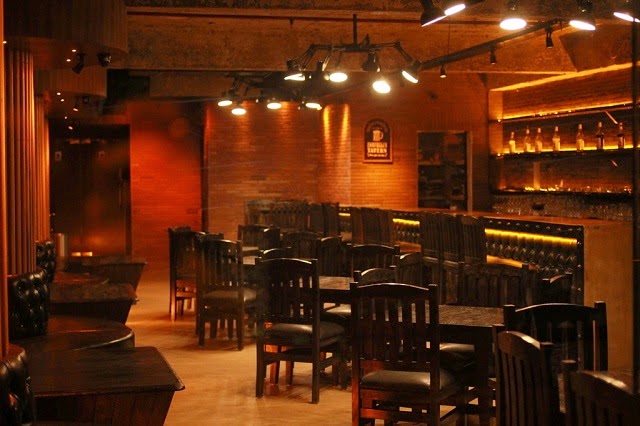 Out of the Box Cafe – A popular Multi Cuisine lounge, Hauz Khas Village
