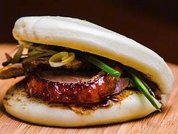  Bao de Panceta y Salsa de Ostra