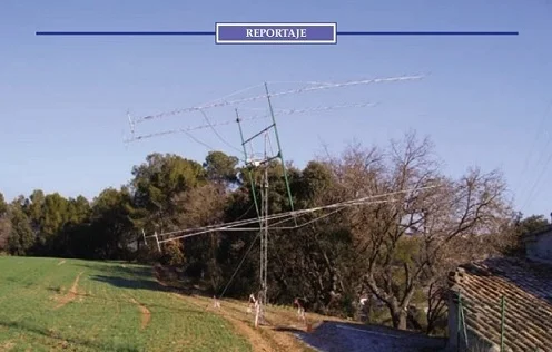 Ésta es la antena cuádruple que usaba José María, EA3DXU, en sus concursos y desplazamientos. La aparente escasa altura de la torre se justifica por el bajo valor de la declinación de la luna durante el concurso, que no obligaba a elevar mucho las antenas.