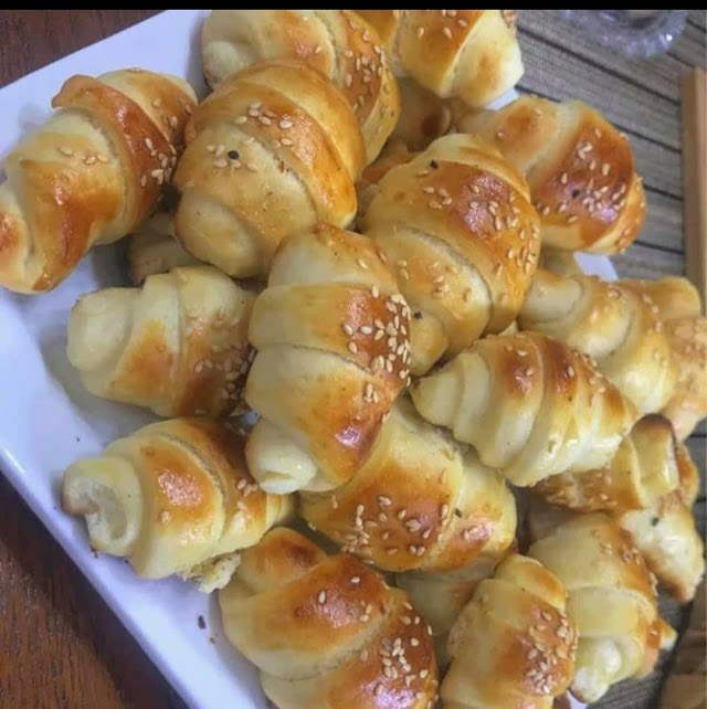 لفة الخميره 🥐 عجينة  إسفنجية 