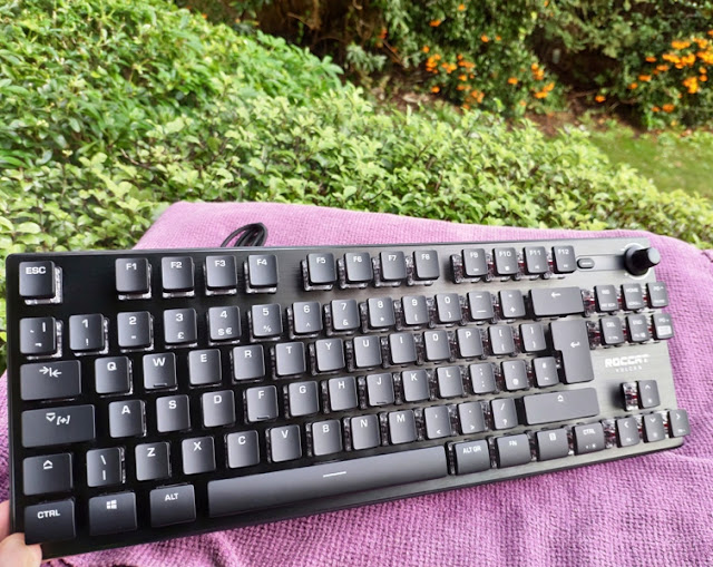 Roccat Vulcan Tkl Pro Review Tenkeyless Keyboard With Floating Keycaps Optical Switches Gadget Explained Reviews Gadgets Electronics Tech