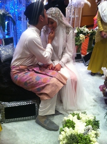Gambar Pernikahan Irma Hasmie & Reza Syah Azmeer